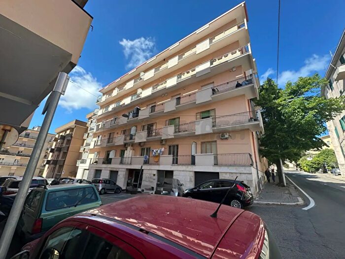 Appartamento con 6 locali in vendita in Via Leonardo Gallucci, Catanzaro