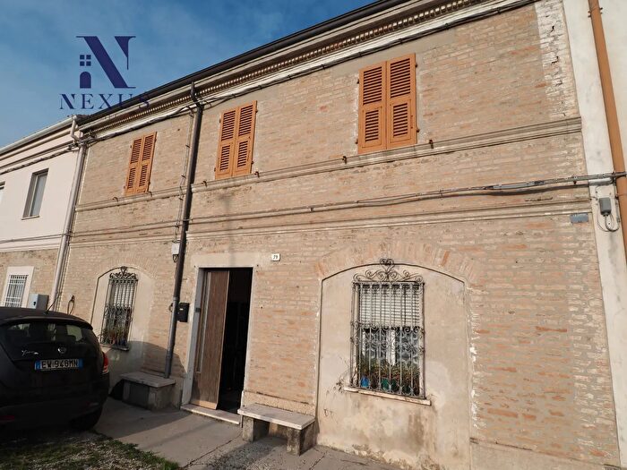 Casa con 5 locali in vendita in Viale Piceno, Fano