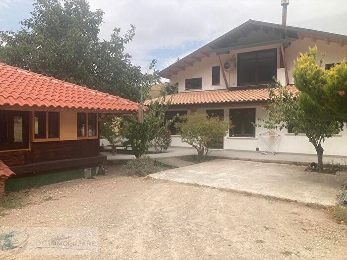 Casa con 10 locali in vendita in Contrada Margimuto, Santo Stefano Quisquina