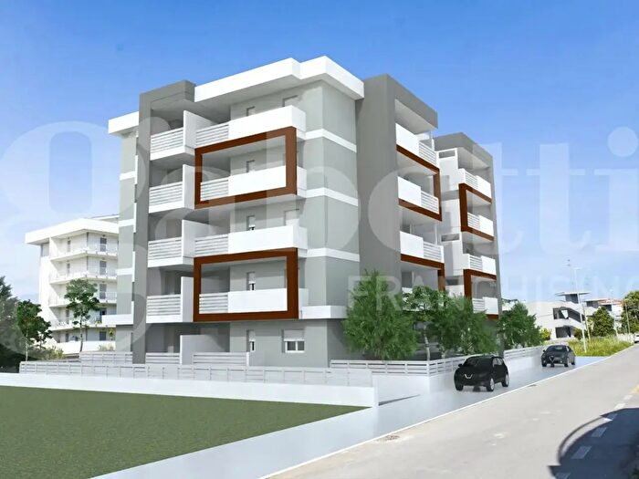 Appartamento trilocale in vendita in Via Gorizia Snc, Alba Adriatica