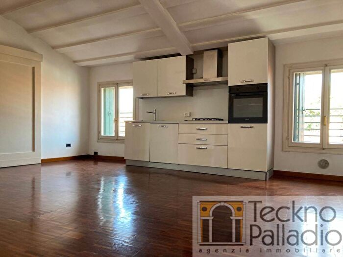 Casa con 5 locali in affitto in Centro Storico, Vicenza