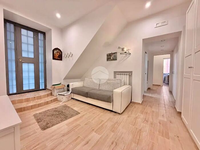 Appartamento trilocale in vendita in Via Maso Carrese, Pozzuoli