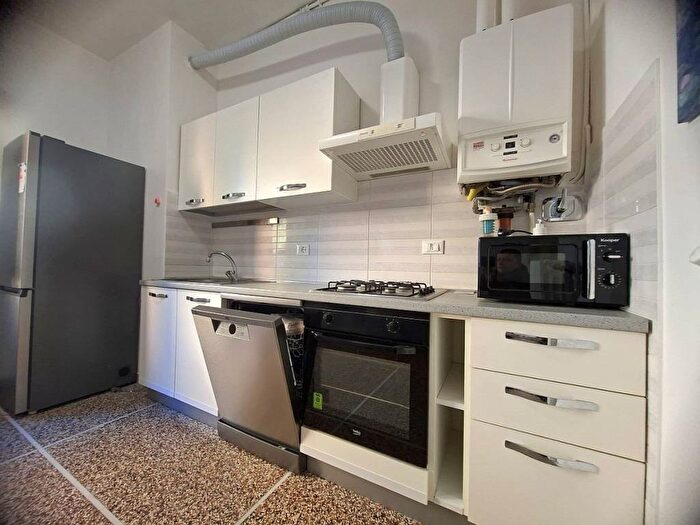 Appartamento trilocale in affitto in Via Alceste Giovannini, Bolognina, Bologna