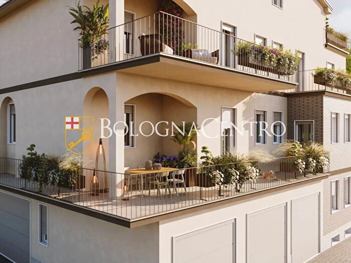 Appartamento con 9 locali in vendita in Via dell Aurora, Bologna