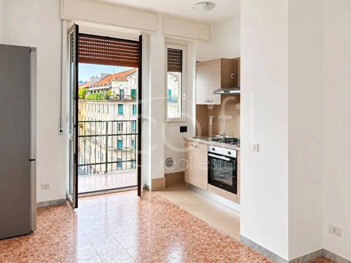 Appartamento trilocale in affitto in Via Ruggero Leoncavallo, Milano