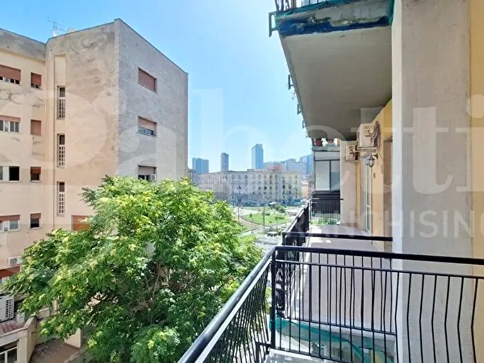 Appartamento quadrilocale in affitto in Piazza Nazionale, Napoli