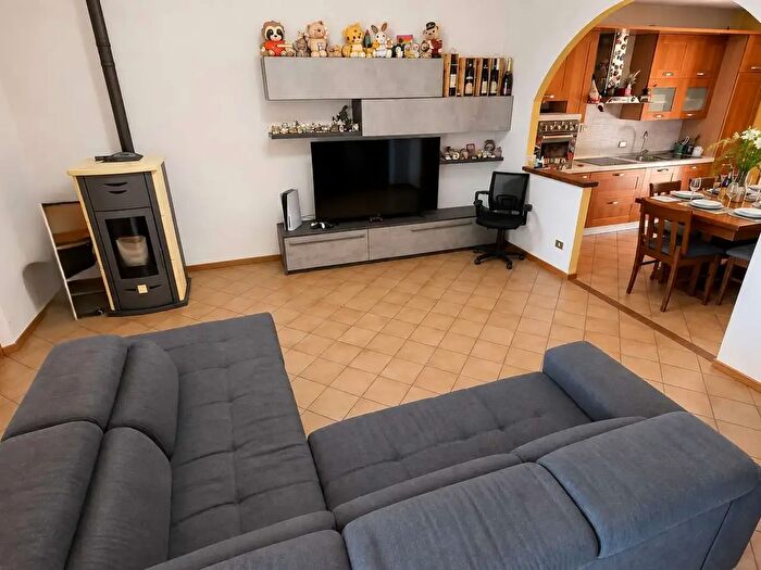 Appartamento con 5 locali in vendita in Via Giotto, Panicale