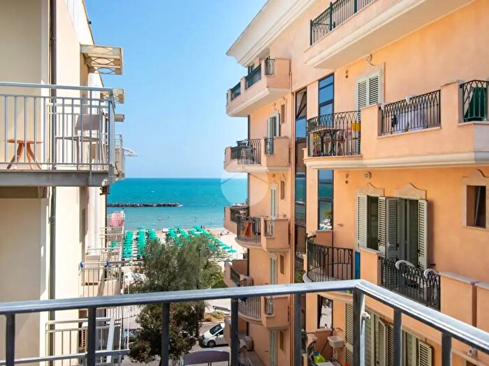 Appartamento trilocale in vendita in Via Clara Maffei, San Benedetto Del Tronto