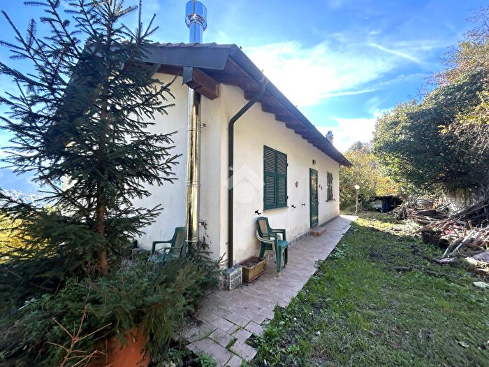 Casa con 5 locali in vendita in Via Caffaro, Serra Ricco