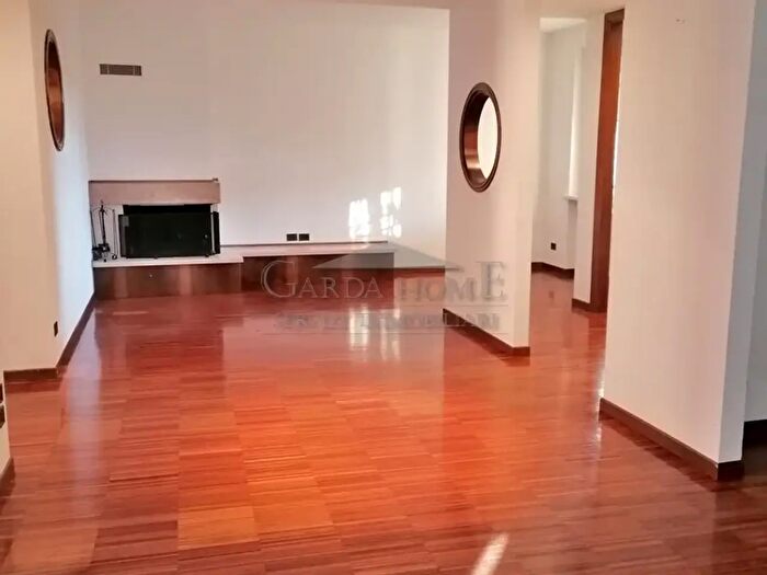 Casa con 5 locali in affitto in Via Lorenzini, Desenzano Del Garda