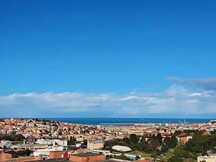Appartamento quadrilocale in vendita in Ancona Zona Tavernelle, Ancona