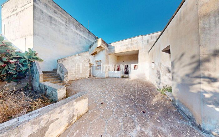 Casa trilocale in vendita in Via G Rossini, Lizzanello