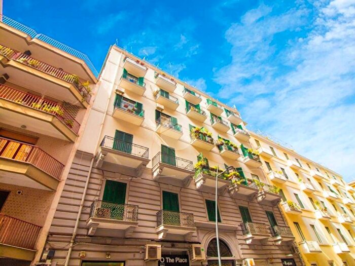 Appartamento bilocale in affitto in Via Michele Kerbaker, Vomero, Napoli