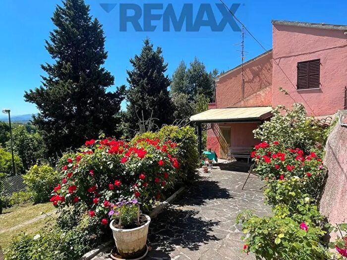 Casa con 6 locali in vendita in Via Sobborgo, Poggio San Marcello