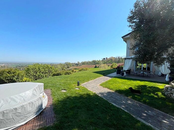 Casa con 5 locali in vendita in Via Tolara di Sopra Ozzano dellEmilia, Ozzano DellEmilia