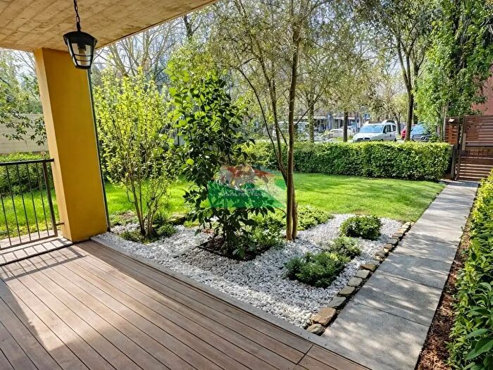 Casa con 8 locali in vendita in Viale Leon Battista Alberti, Ravenna