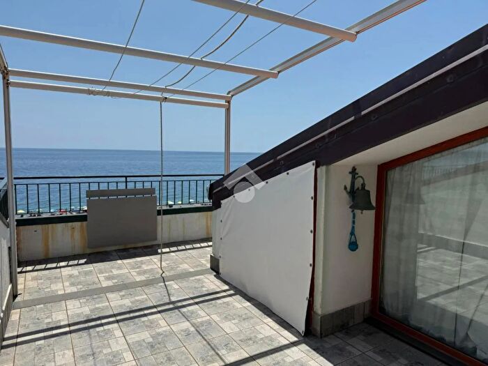 Appartamento trilocale in vendita in Via Spiaggia, Mascali