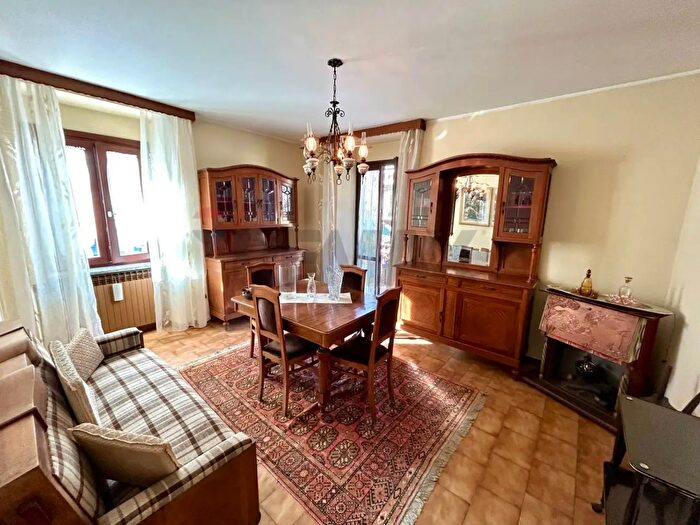 Appartamento con 5 locali in vendita in Breno