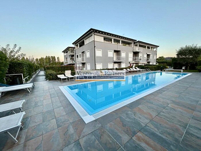 Appartamento trilocale in affitto in Via Guglielmo Marconi, Centro, Padenghe sul Garda