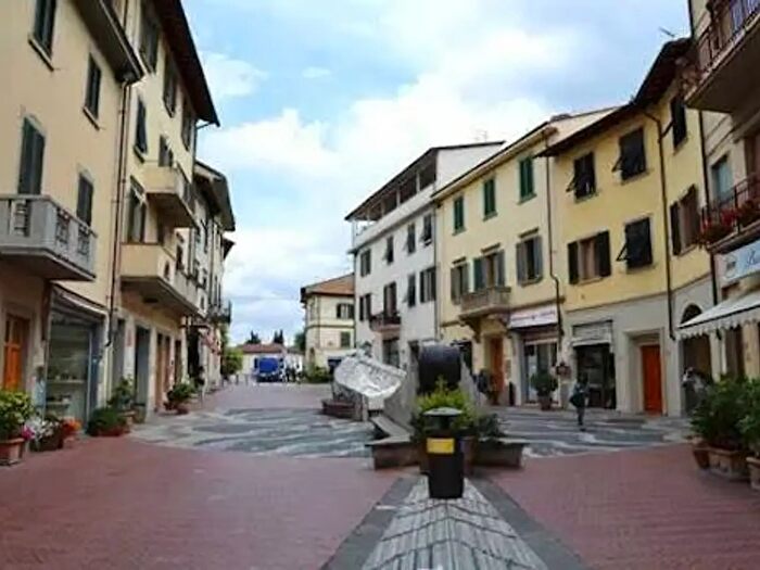 Appartamento trilocale in vendita in Via Giuseppe Garibaldi, Montelupo Fiorentino