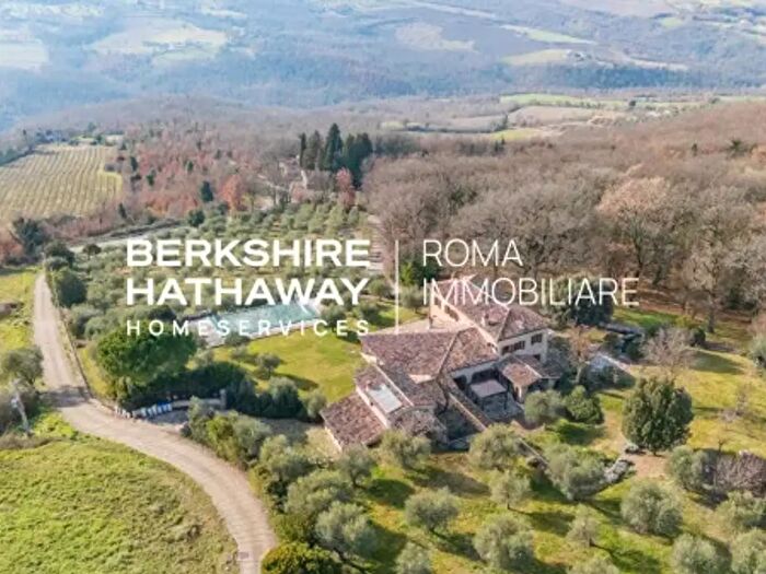 Casa con 6 locali in vendita in Vocabolo Vasciano Vecchio, Todi