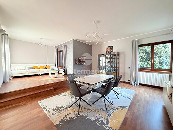 Casa con 7 locali in vendita in Via Adige, Palazzolo SullOglio