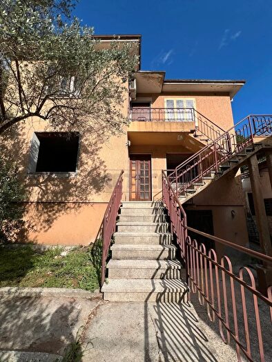 Casa con 8 locali in vendita in Via Salita Santissima Trinità, Montecchio Maggiore