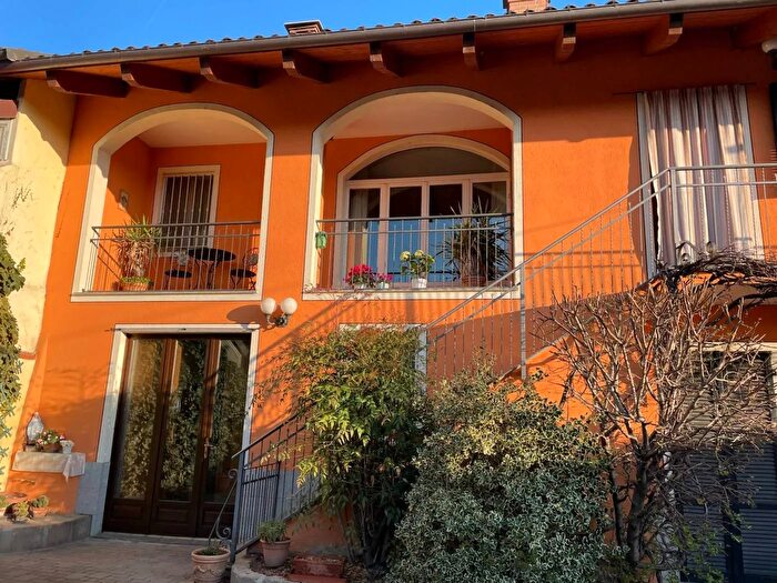 Casa con 6 locali in vendita in Via Enrichetta Dominici Carmagnola, Carmagnola