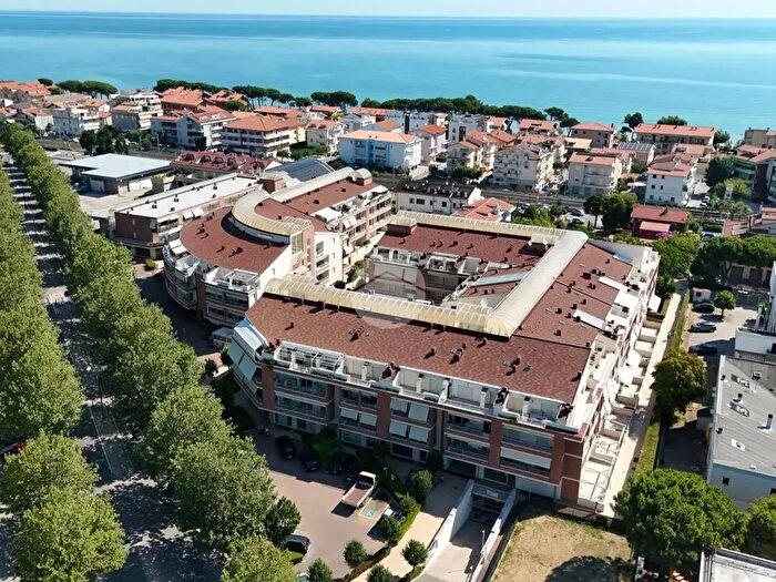 Appartamento trilocale in vendita in Via Nazionale Nord, Pineto
