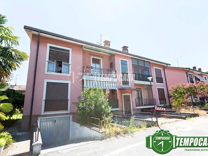 Appartamento trilocale in vendita in Via Privata Mons Giovanni Brugnani, San Colombano Al Lambro