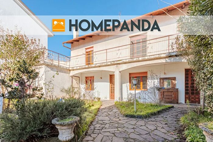 Casa con 6 locali in vendita in Via Novembre, Rive