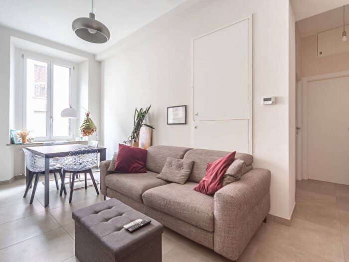 Appartamento bilocale in affitto in Via Federico Confalonieri, Isola, Milano
