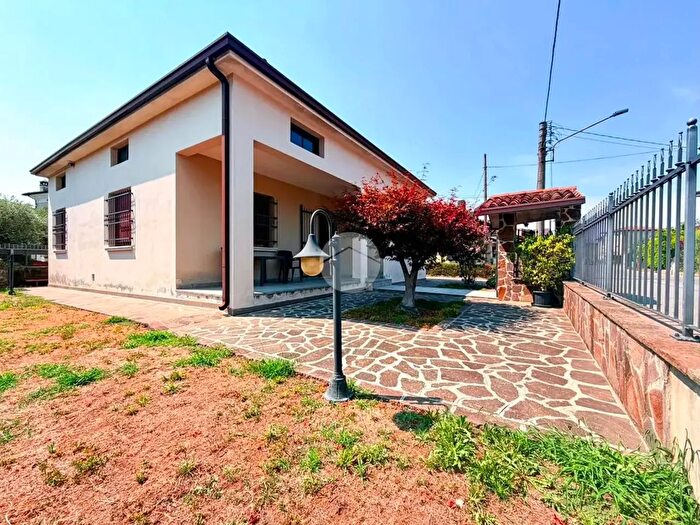 Casa trilocale in vendita in Via T Speri, Manerbio