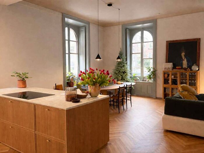 Appartamento quadrilocale in affitto in Via Fratelli Bronzetti, Indipendenza, Milano