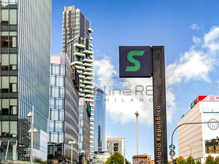 Appartamento trilocale in affitto in Via Fabio Filzi, Centrale, Milano