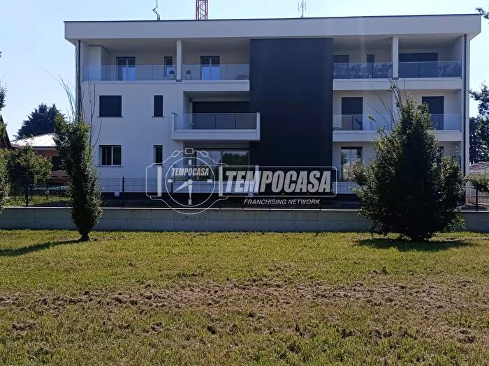 Appartamento trilocale in vendita in Via Parini, Gerenzano