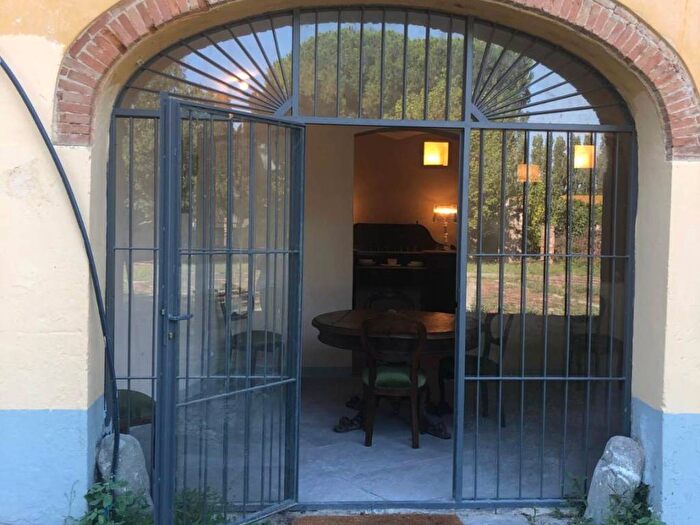 Casa con 6 locali in affitto in Pietrasantina, Pisa