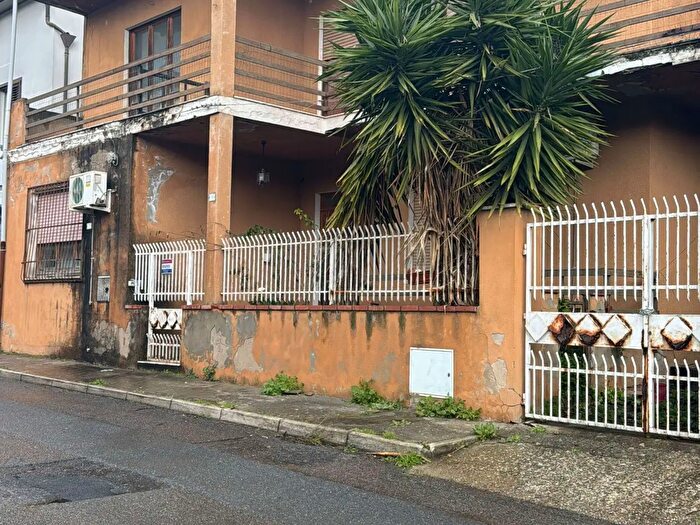 Casa con 8 locali in vendita in Iglesias