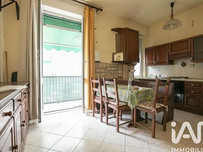 Appartamento quadrilocale in vendita in Via Santa Maria della Costa, Genova