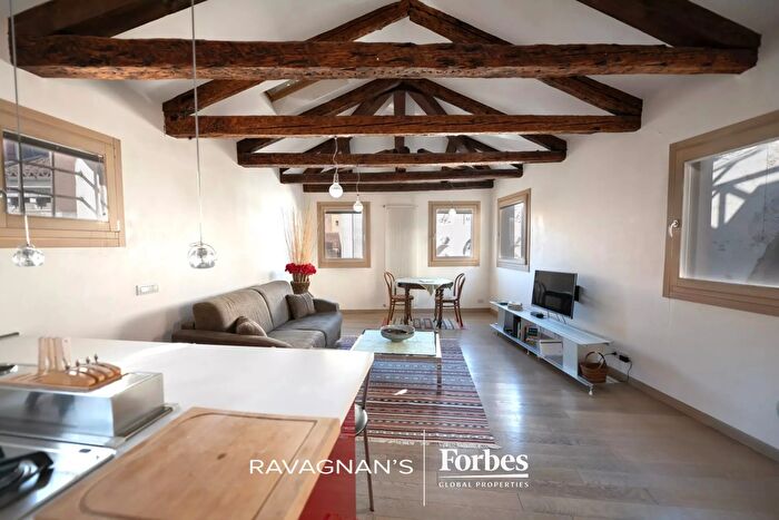 Appartamento trilocale in vendita in Venezia