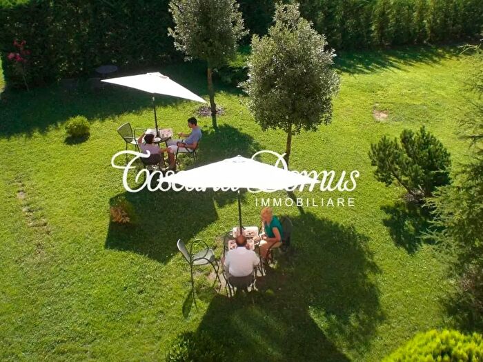 Casa con 20 locali in vendita in Siena