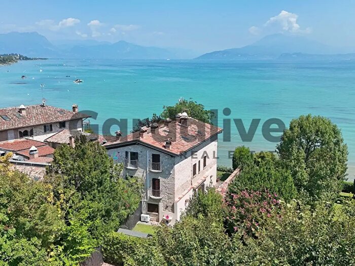 Casa quadrilocale in vendita in Via Verona, Sirmione
