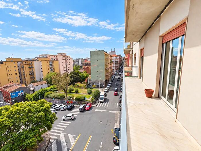 Appartamento con 5 locali in vendita in Via Ingegnere, Catania