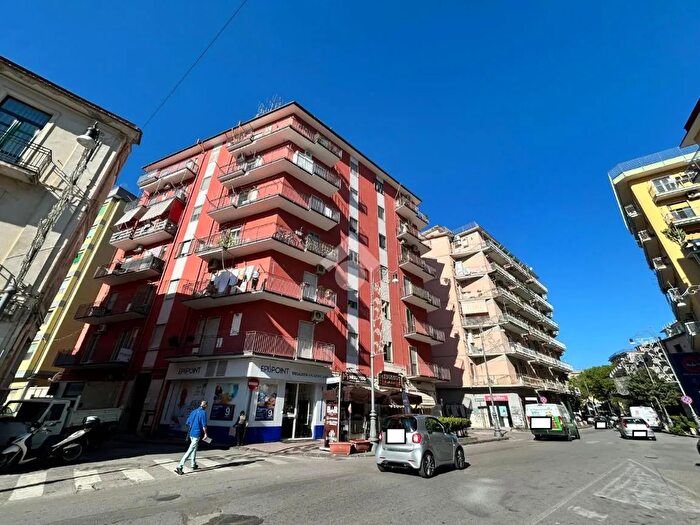 Appartamento trilocale in vendita in Via Donato Somma, Salerno