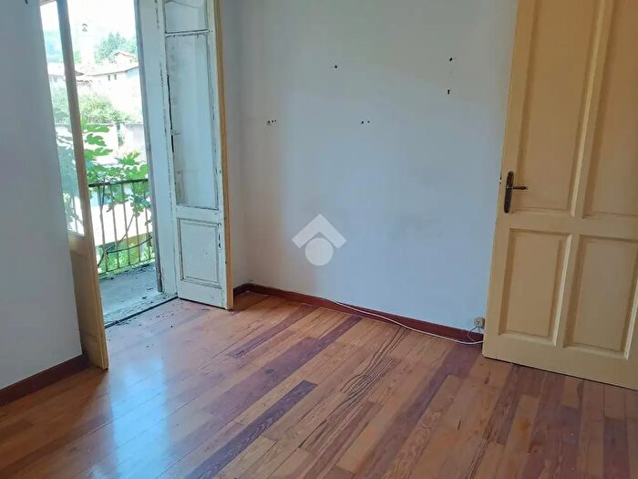 Appartamento bilocale in vendita in Via Batur, Valdilana