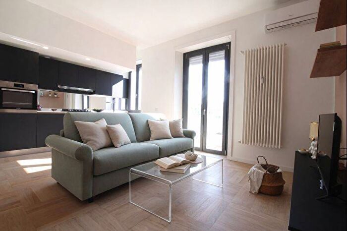 Appartamento bilocale in affitto in Via Melchiorre Gioia, Centrale, Milano