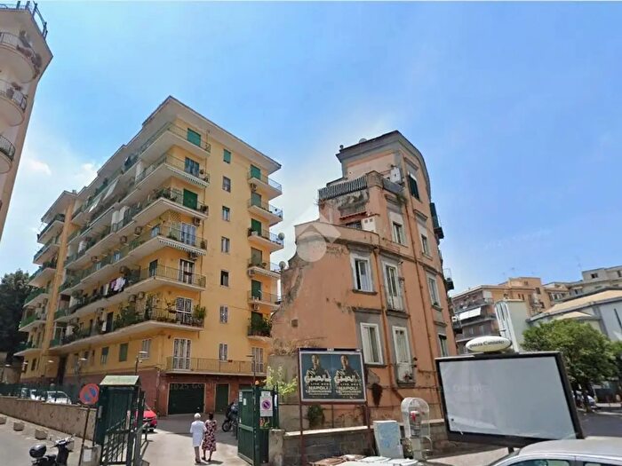 Appartamento trilocale in affitto in Via Giacinto Gigante, Napoli