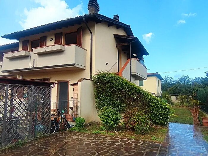 Appartamento trilocale in vendita in Vicchio