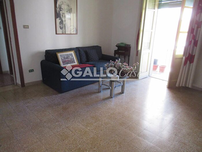 Appartamento trilocale in vendita in Via Francesco Valentini Cosenza, Cosenza