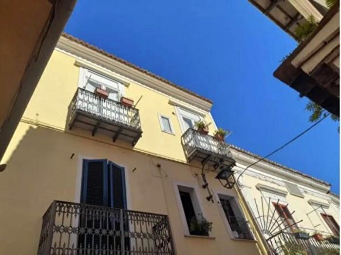 Appartamento quadrilocale in vendita in Via Angiporto Cavour, Maratea